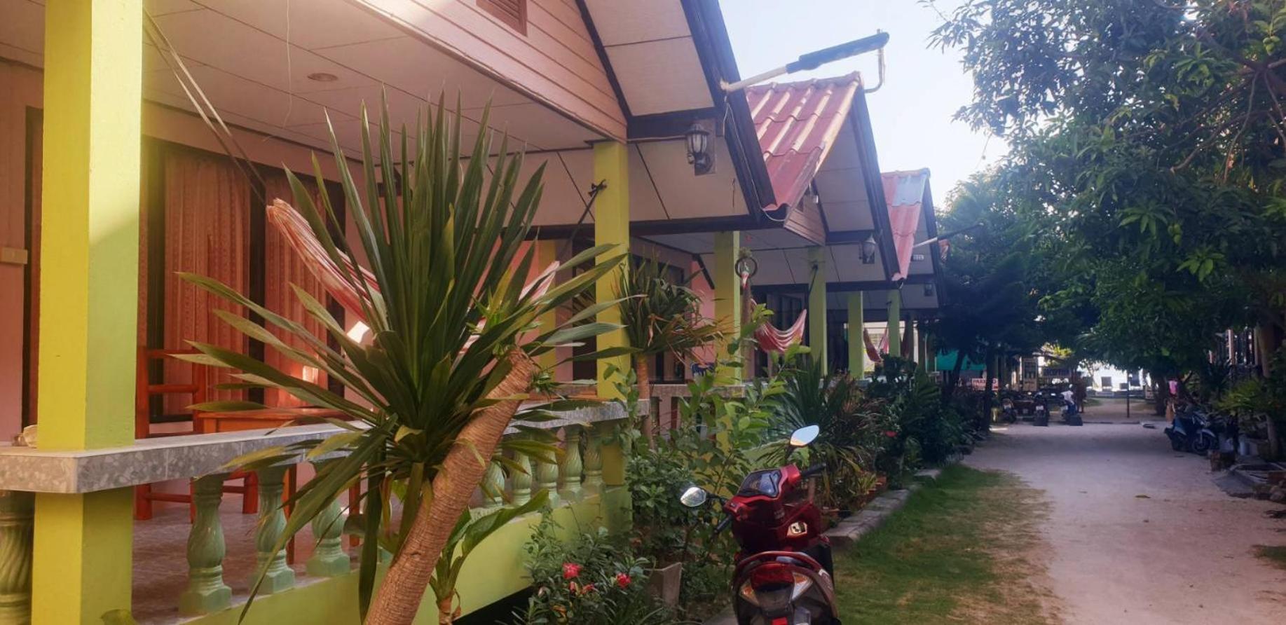 Black & White Bungalows Haad Rin Esterno foto